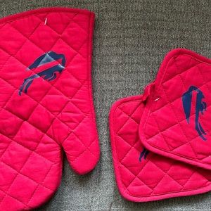 Buffalo Kitchen Oven Mitt Set